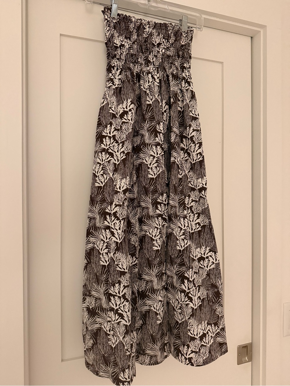 Loft brown and white shirred waist seaweed/coral print maxi skirt